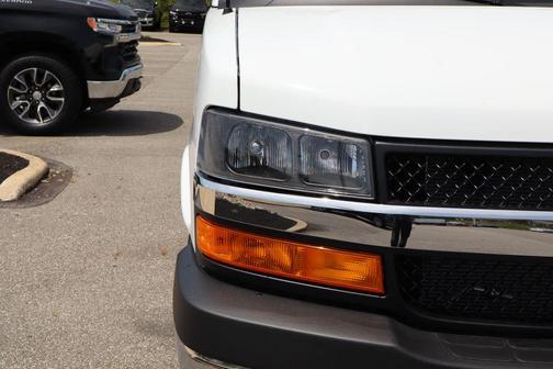Summit White 2026 Chevrolet Express 2500 Work Van