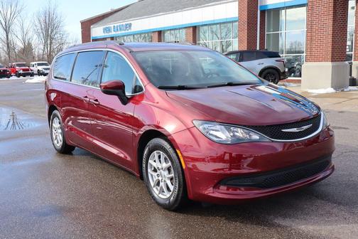 2021 Chrysler Voyager LX