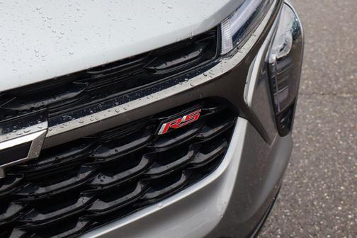 Sterling Gray Metallic 2024 Chevrolet Trax FWD 2RS