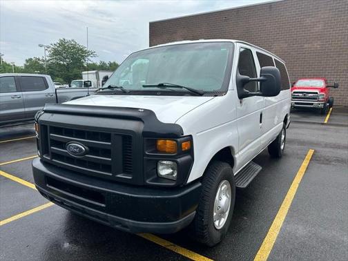 2010 Ford E350 Super Duty XLT