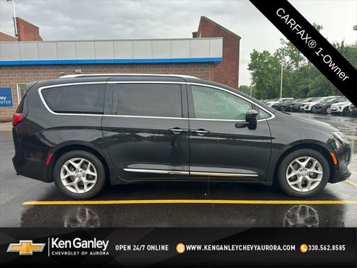2018 Chrysler Pacifica Touring-L
