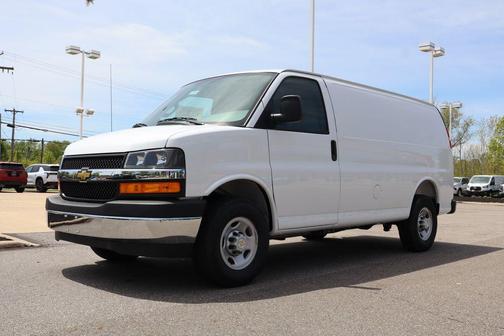 Summit White 2026 Chevrolet Express 2500 Work Van