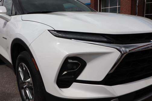 Summit White 2023 Chevrolet Blazer 2LT