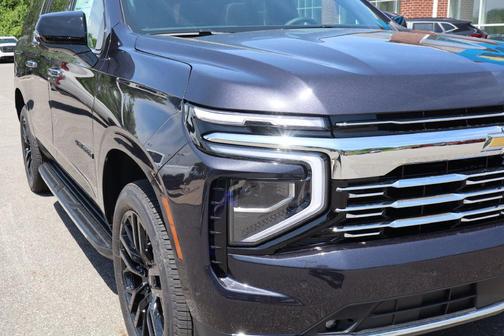 Dark Ash Metallic 2026 Chevrolet Suburban Premier