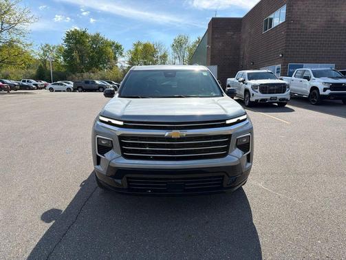 Sterling Gray Metallic 2026 Chevrolet Traverse High Country