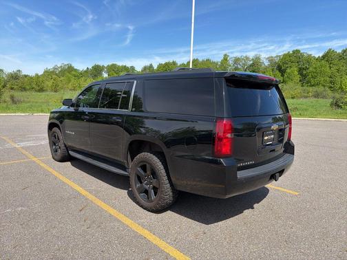 Black 2019 Chevrolet Suburban LT