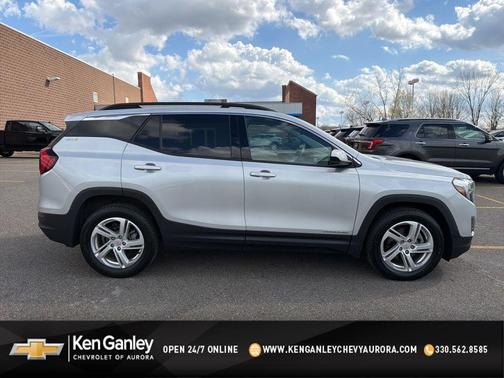 Quicksilver Metallic 2018 GMC Terrain SLE