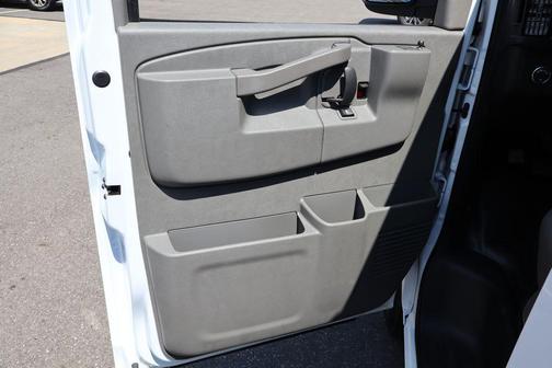 2025 Chevrolet Express 2500 RWD 2500 Regular Wheelbase WT
