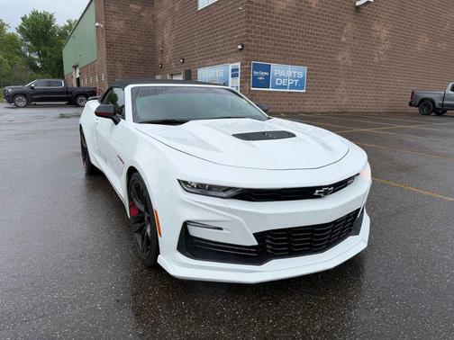 Summit White 2023 Chevrolet Camaro 2SS