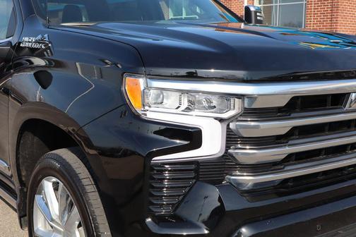 Black 2025 Chevrolet Silverado 1500 High Country