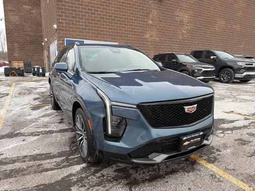 2024 Cadillac XT4 Sport