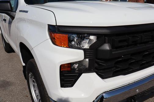 Summit White 2026 Chevrolet Silverado 1500 WT