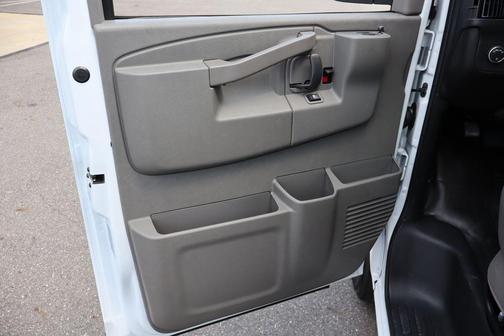 2025 Chevrolet Express 2500 RWD 2500 Regular Wheelbase WT