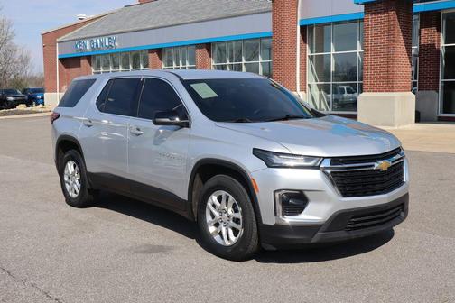 Silver Ice Metallic 2022 Chevrolet Traverse LS