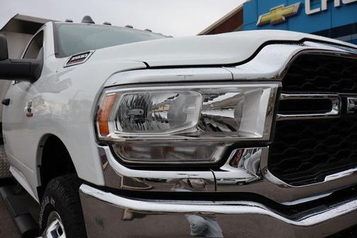 2024 RAM 3500 Tradesman/SLT