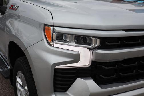 Silver Ice Metallic 2022 Chevrolet Silverado 1500 RST