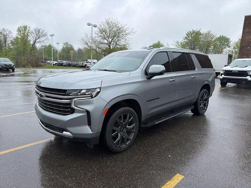 Sterling Gray Metallic 2024 Chevrolet Suburban LT
