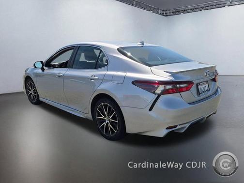 Celestial Silver Metallic 2024 Toyota Camry SE