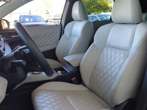 2023 Mitsubishi Outlander PHEV SEL