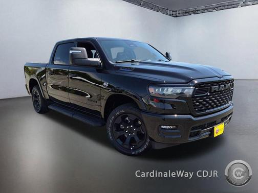 Diamond Black Crystal Pearlcoat 2026 RAM 1500 Big Horn/Lone Star