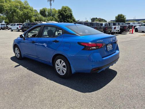 Electric Blue Metallic 2021 Nissan Versa 1.6 S