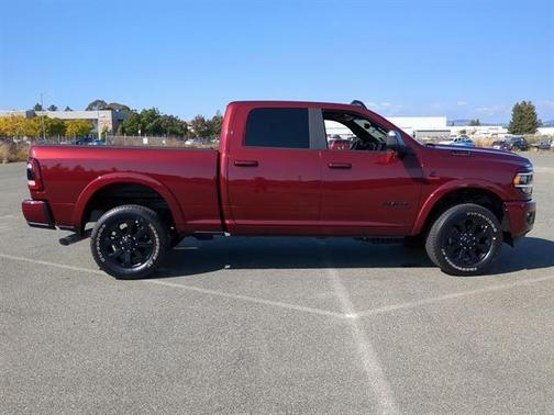 2022 RAM 2500 Laramie Crew Cab 4x4 6'4' Box