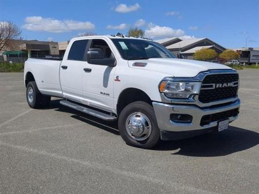 2024 RAM 3500 Big Horn Crew Cab 4x4 8' Box