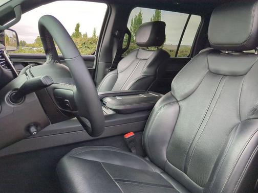 2023 Jeep Wagoneer L Series III 4x4