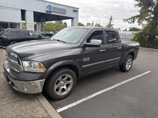 Granite Crystal Metallic Clearcoat 2017 RAM 1500 Laramie