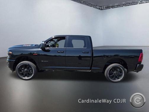 Diamond Black Crystal Pearlcoat 2026 RAM 2500 Laramie Crew Cab 4x4 6'4' Box