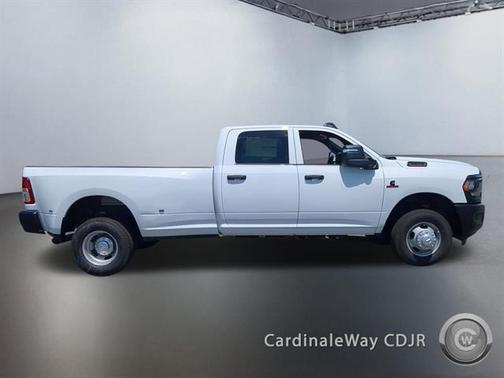 2024 RAM 3500 Tradesman Crew Cab 4x4 8' Box