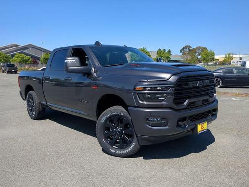 Granite Crystal Metallic Clearcoat 2026 RAM 2500 Laramie Crew Cab 4x4 6'4' Box