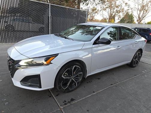 2023 Nissan Altima SR Intelligent AWD