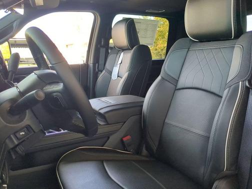 Diamond Black Crystal Pearlcoat 2026 RAM 2500 Limited Crew Cab 4x4 6'4' Box