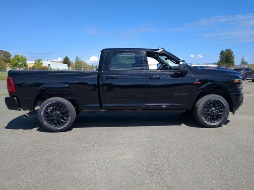 Diamond Black Crystal Pearlcoat 2026 RAM 2500 Limited Crew Cab 4x4 6'4' Box