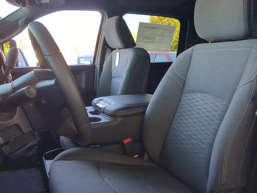 2026 RAM 3500 Tradesman Crew Cab 4x4 6'4' Box