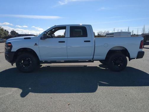 2026 RAM 3500 Tradesman Crew Cab 4x4 6'4' Box