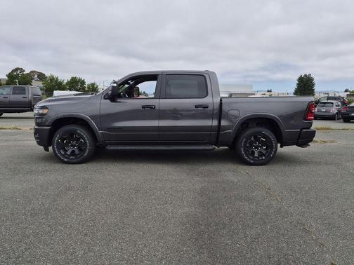 Granite Crystal Metallic Clearcoat 2026 RAM 1500 Big Horn/Lone Star