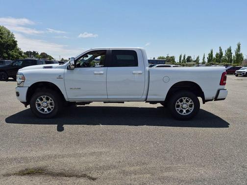 Bright White Clearcoat 2024 RAM 2500 Laramie Crew Cab 4x4 6'4' Box