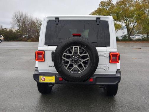 2026 Jeep Wrangler 4-Door Sahara 4x4