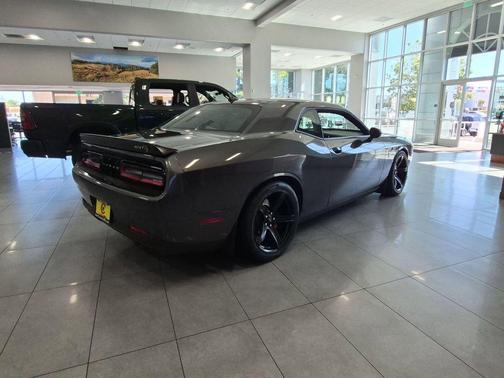 Granite Pearlcoat 2017 Dodge Challenger SRT Hellcat