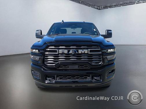 Diamond Black Crystal Pearlcoat 2026 RAM 2500 Big Horn Crew Cab 4x4 6'4' Box