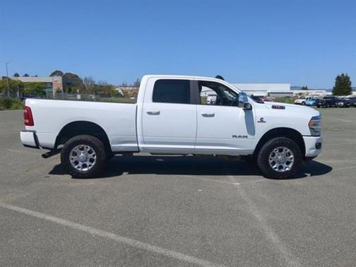 2023 RAM 2500 Laramie Crew Cab 4x4 6'4' Box