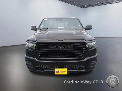 Diamond Black Crystal Pearlcoat 2026 RAM 1500 Laramie