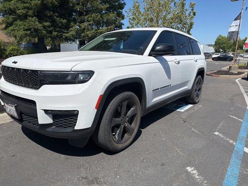 Bright White Clearcoat 2022 Jeep Grand Cherokee L Limited