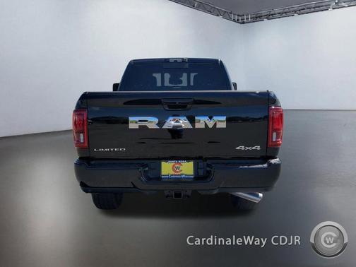 Diamond Black Crystal Pearlcoat 2026 RAM 2500 Limited Crew Cab 4x4 6'4' Box