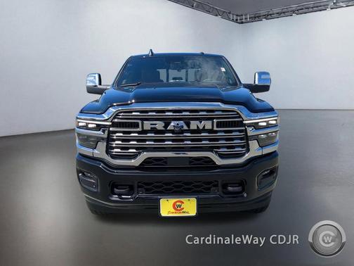 Diamond Black Crystal Pearlcoat 2026 RAM 2500 Limited Crew Cab 4x4 6'4' Box