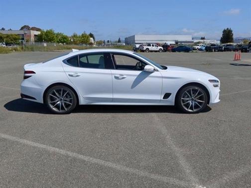 2024 Genesis G70 2.5T RWD