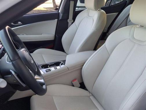 2024 Genesis G70 2.5T RWD