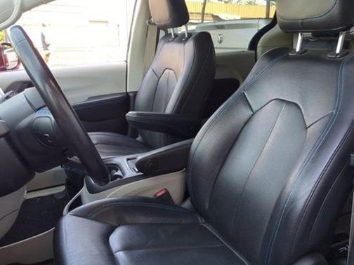 2021 Chrysler Pacifica Touring L